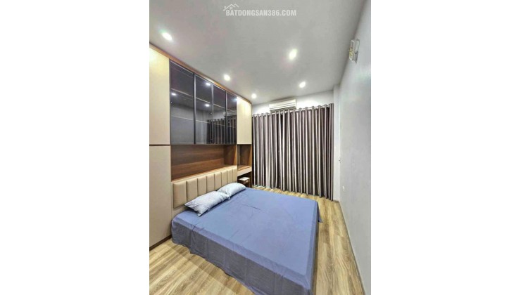 Bán nhà phân lô Ngọc Thụy, Long Biên. Dưới 8.8 tỷ. Diện tích 40m2 ô tô